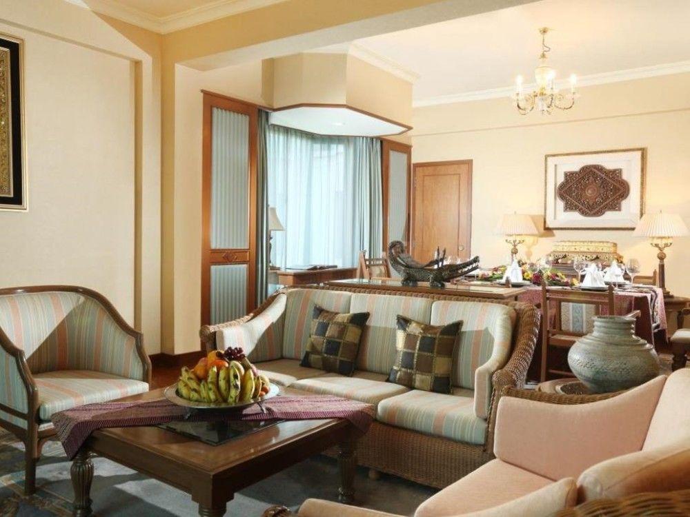 Hilton Mandalay Hotel Exterior photo