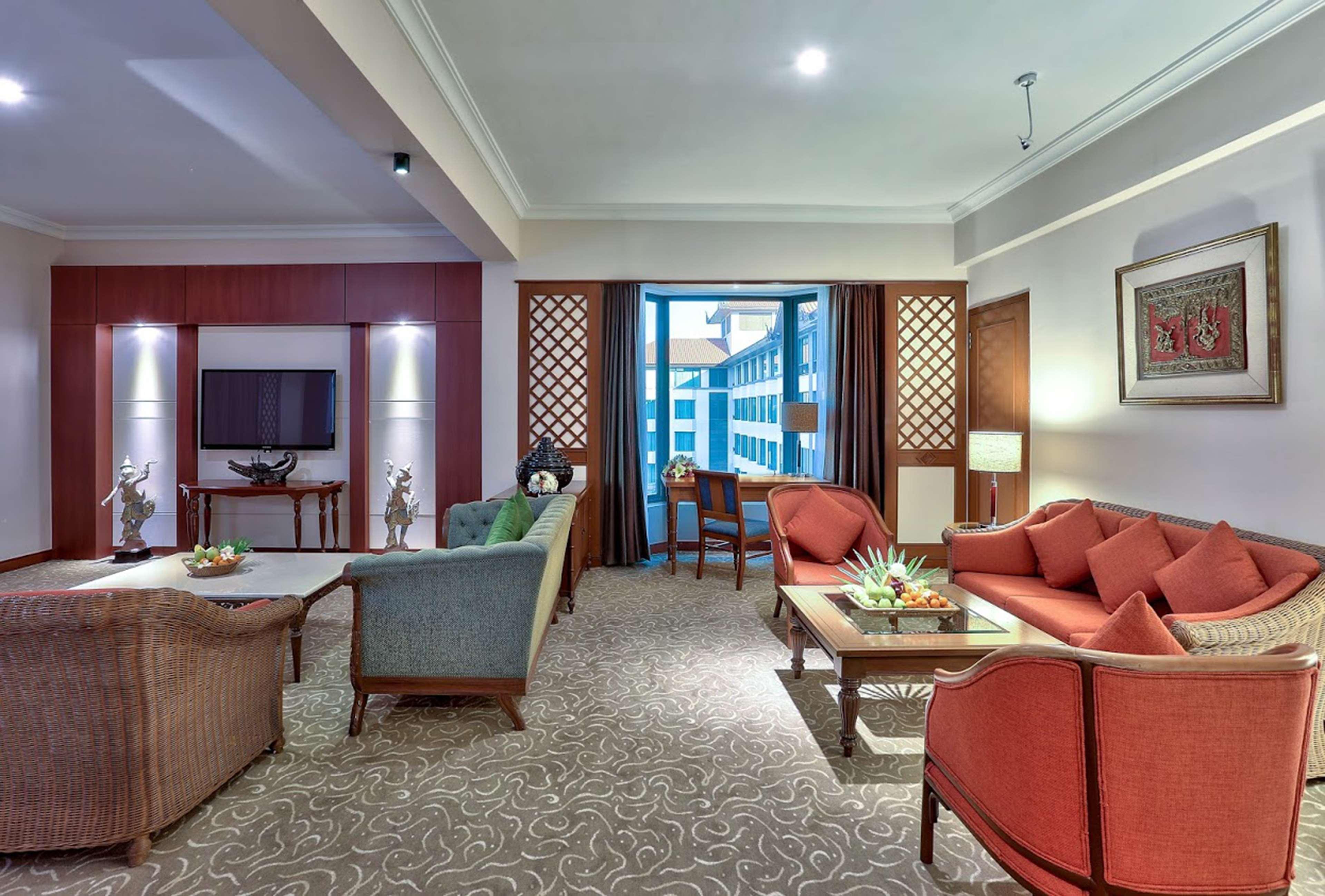 Hilton Mandalay Hotel Exterior photo