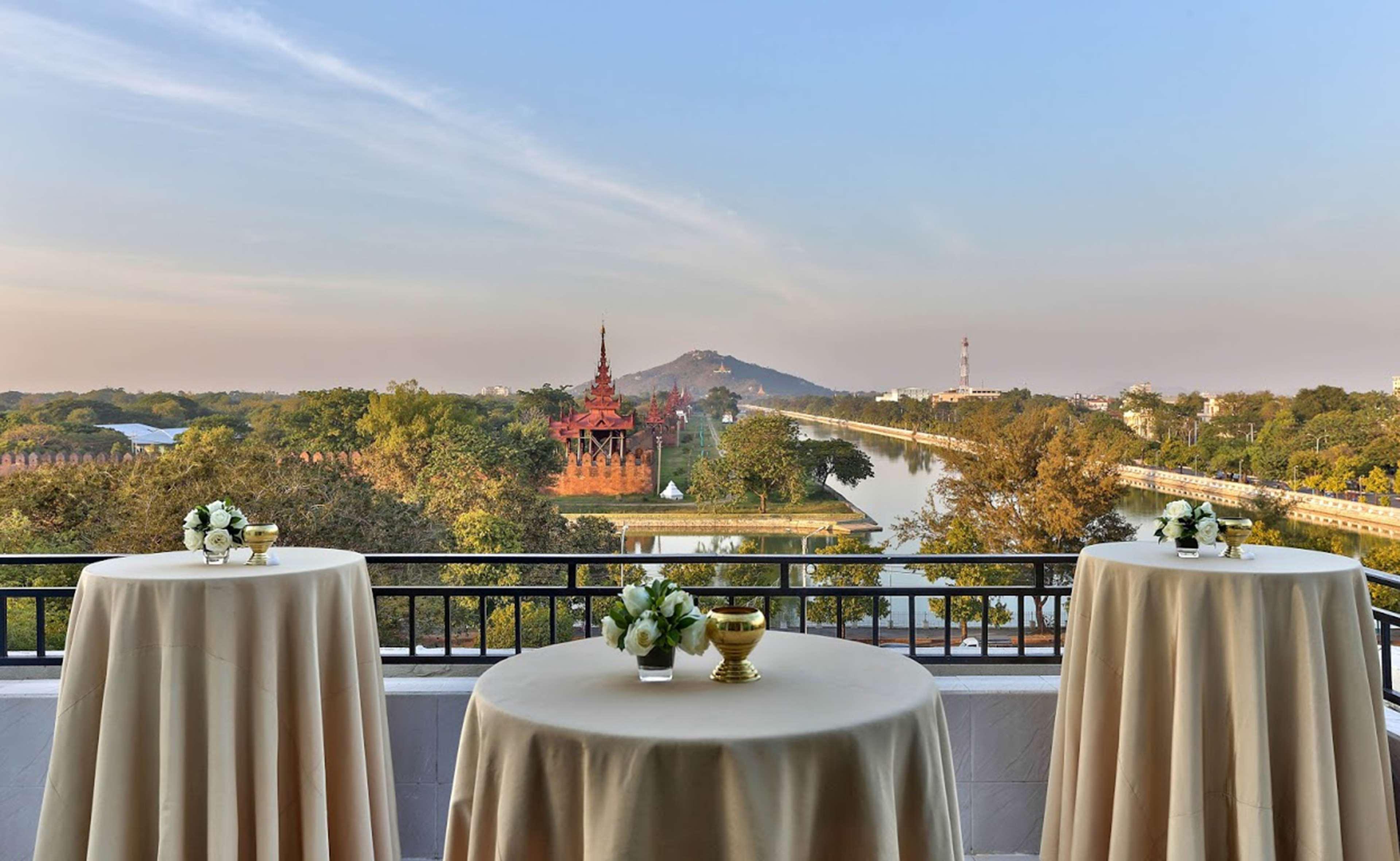 Hilton Mandalay Hotel Exterior photo