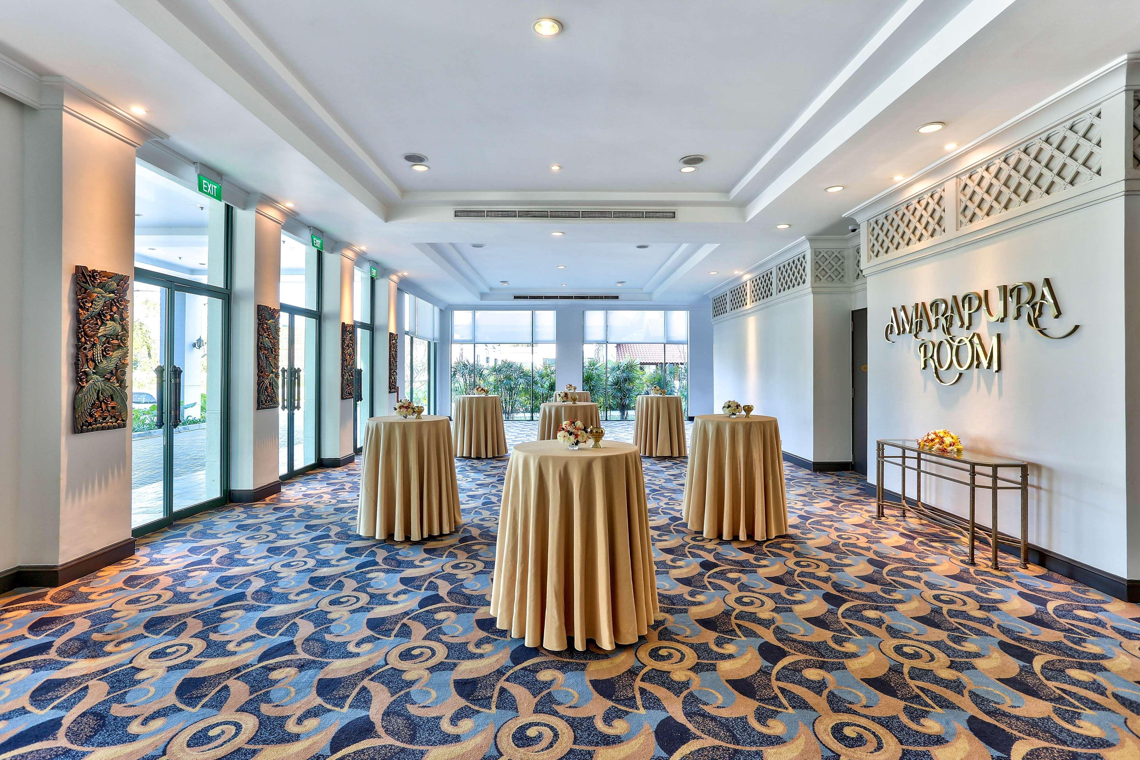 Hilton Mandalay Hotel Exterior photo