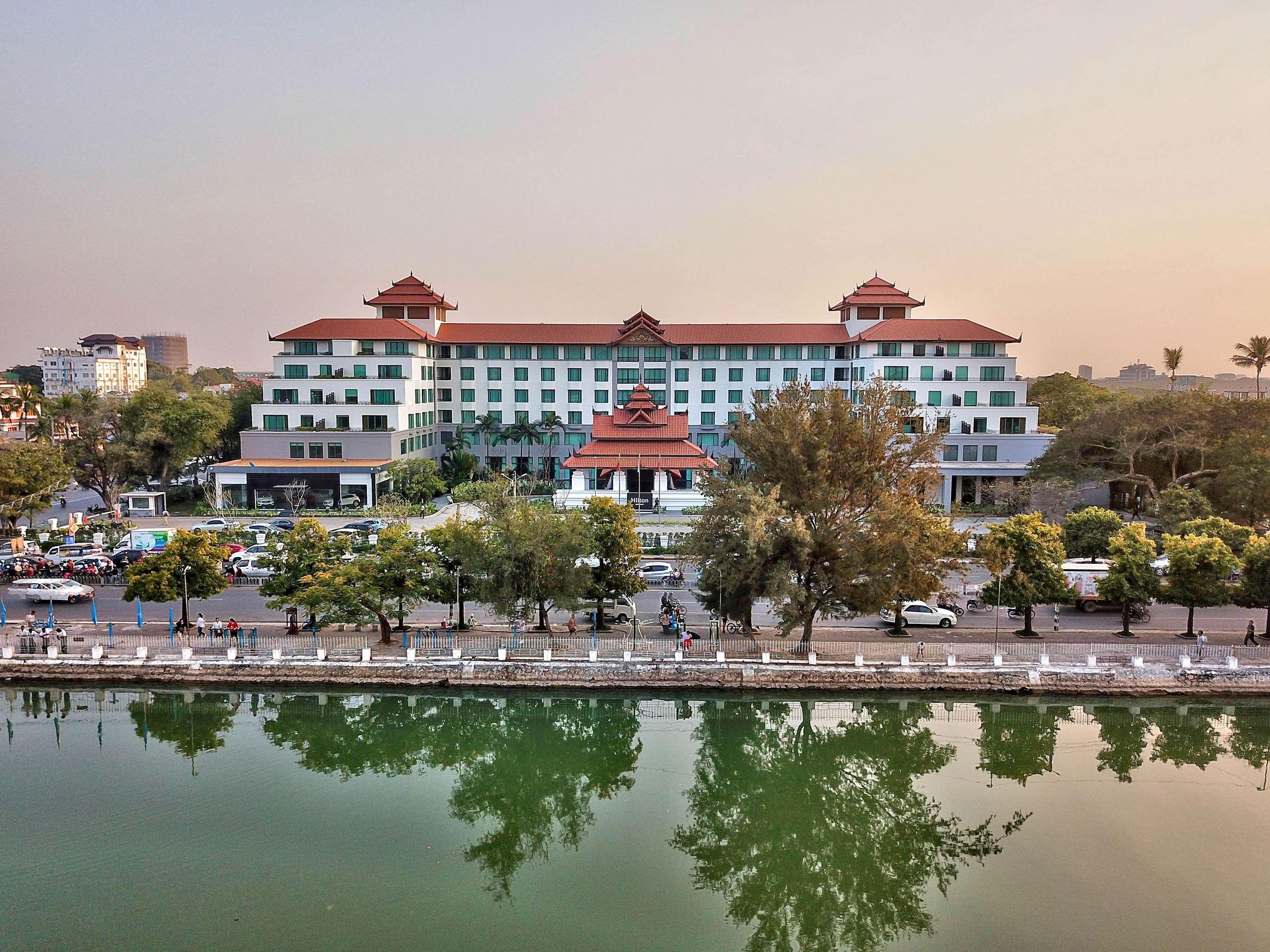 Hilton Mandalay Hotel Exterior photo
