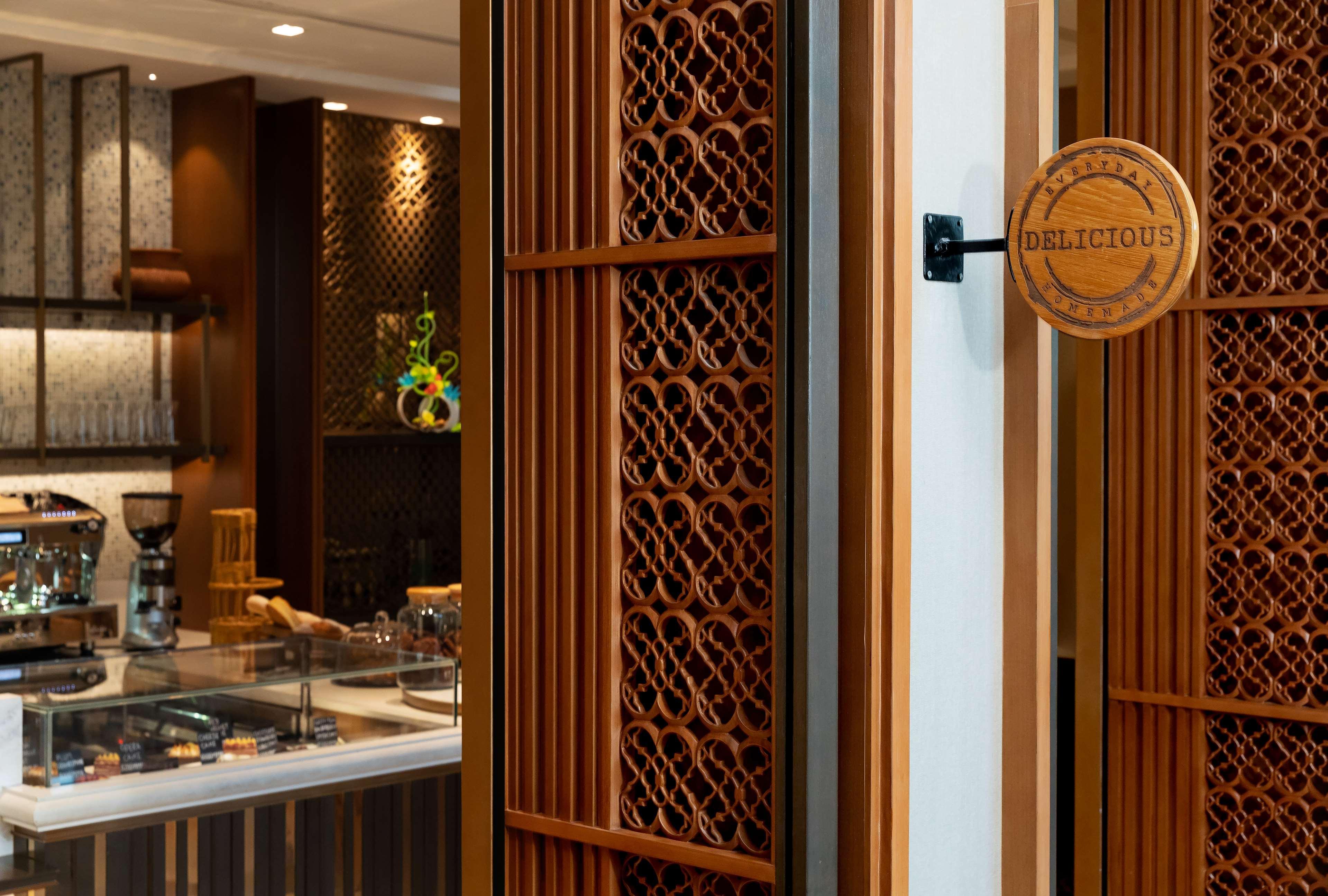 Hilton Mandalay Hotel Exterior photo