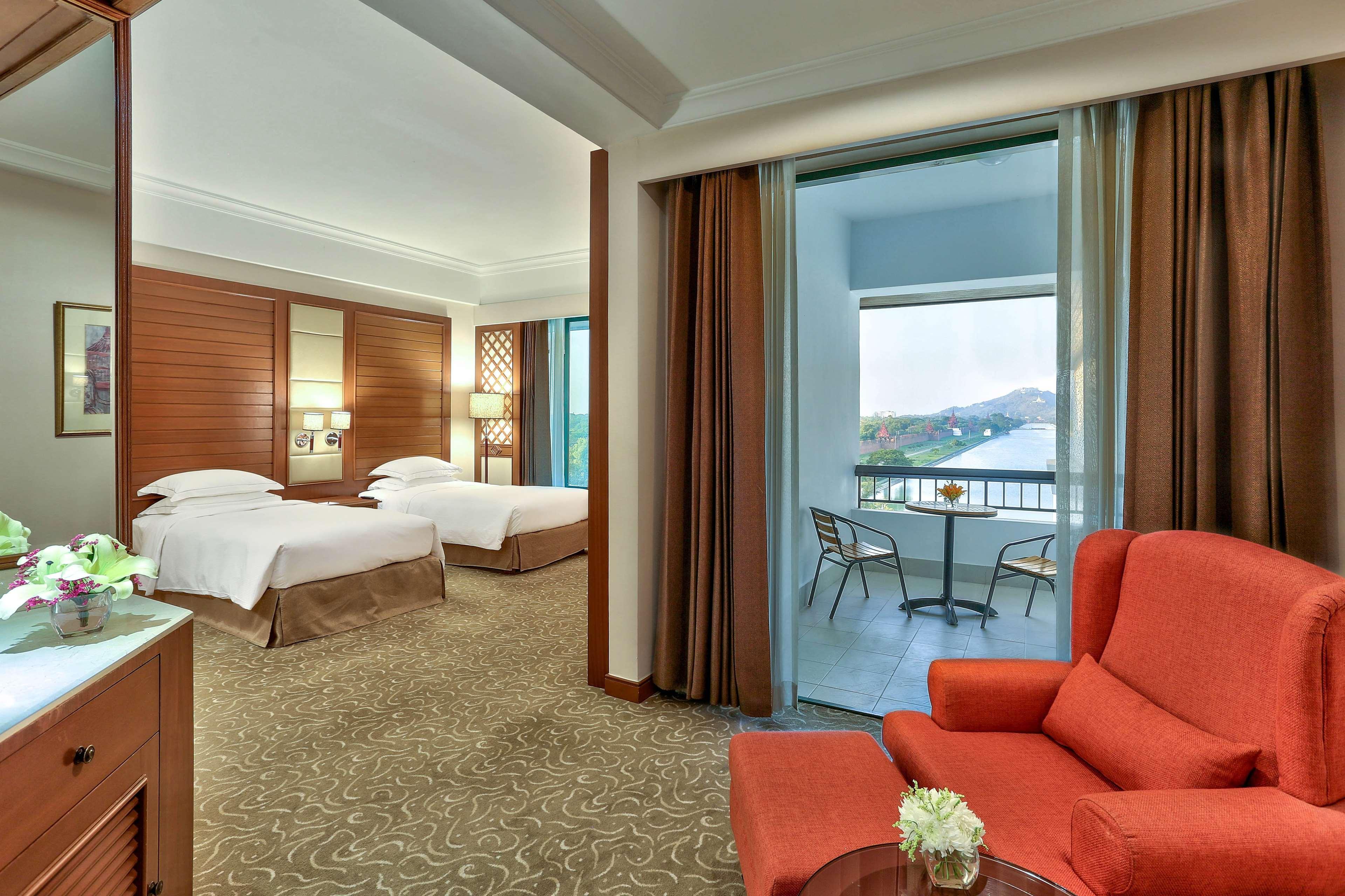 Hilton Mandalay Hotel Exterior photo