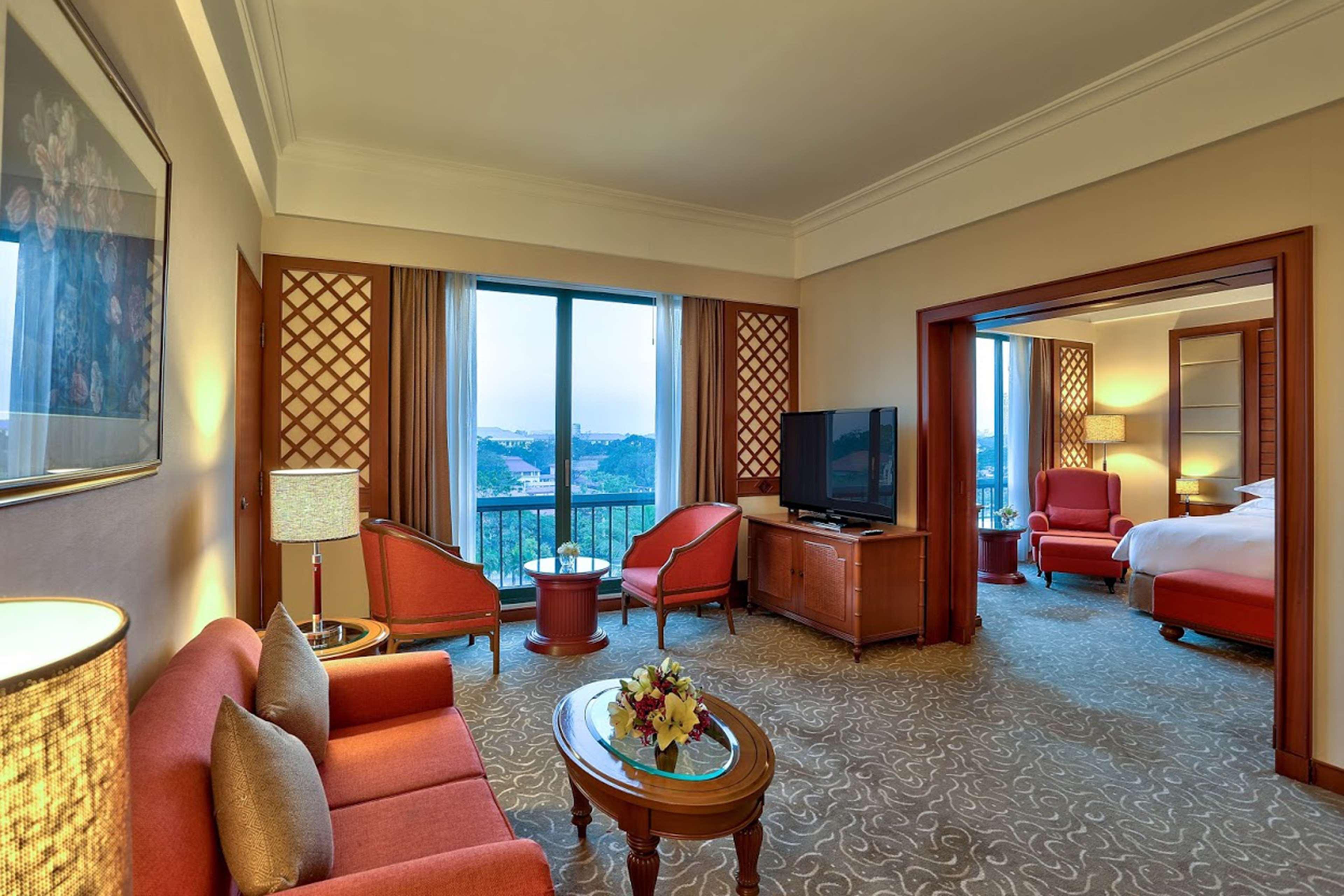 Hilton Mandalay Hotel Exterior photo