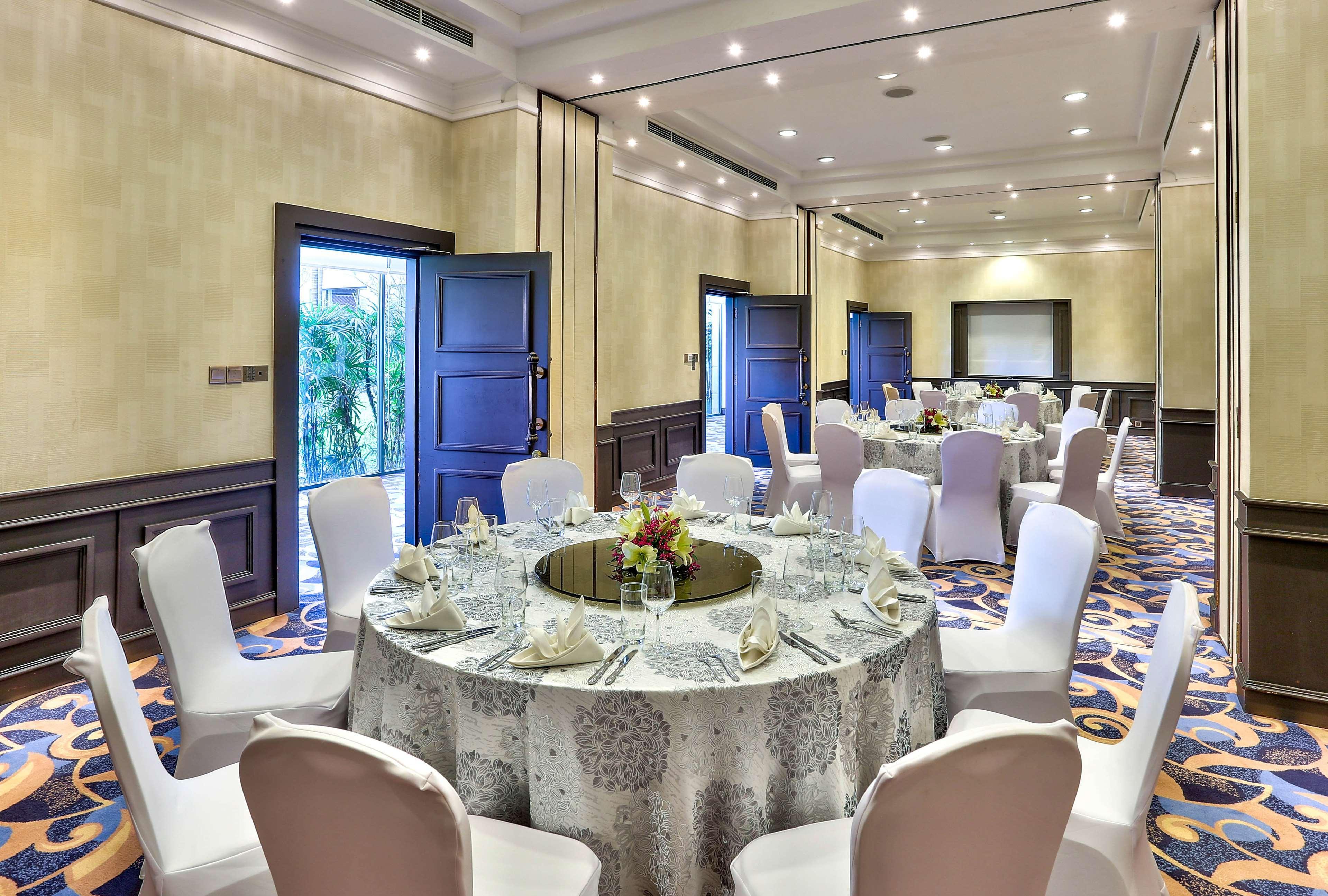 Hilton Mandalay Hotel Exterior photo