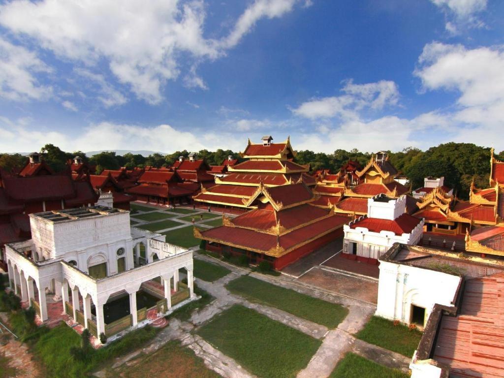 Hilton Mandalay Hotel Exterior photo